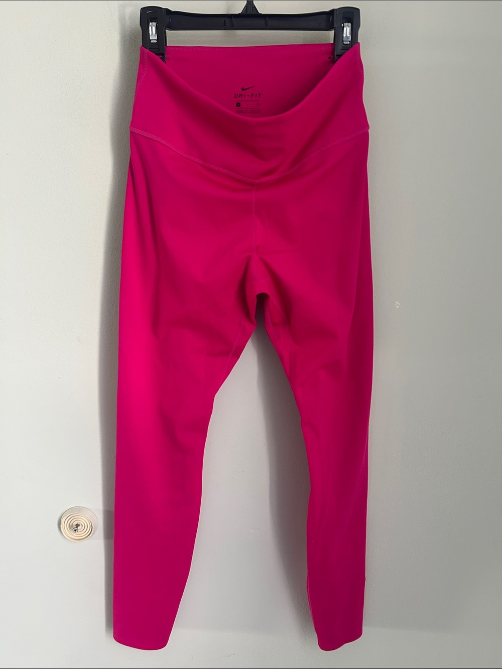Nike womens  Hot Pink Performance Leggings